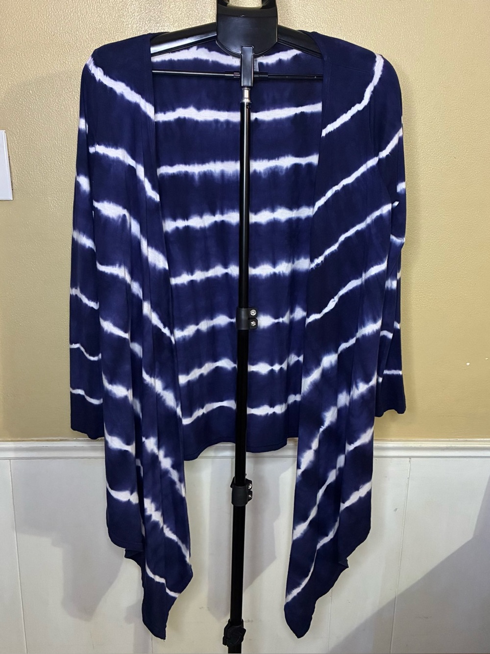 Soft Surroundings Navy and White Tie-Dye Cardigan Wrap
